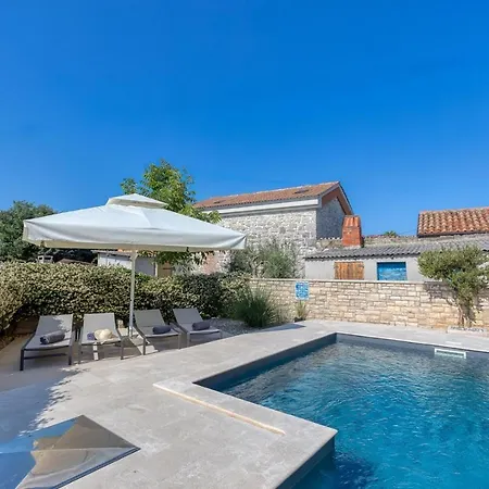 Βίλα Karolina With Private Pool Dračevac