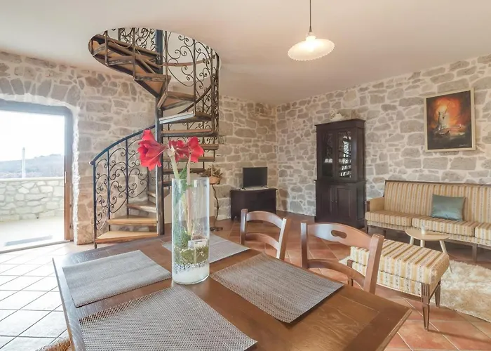 Karolina With Private Pool