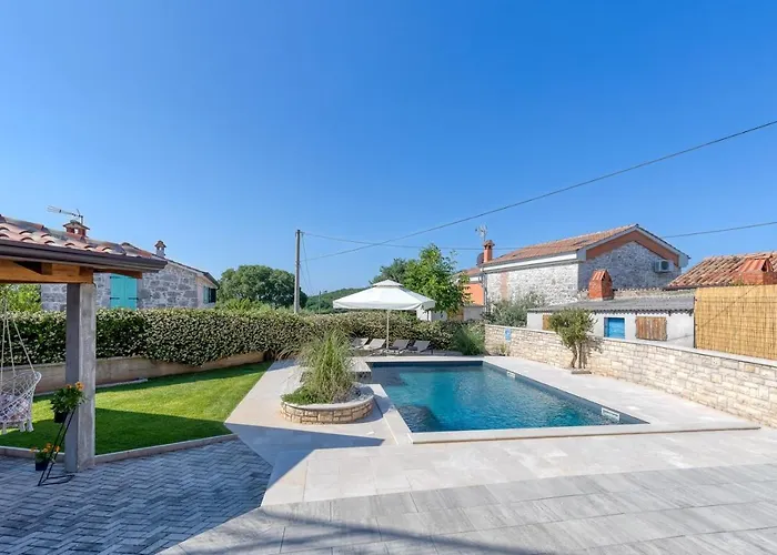 Karolina With Private Pool Dracevac