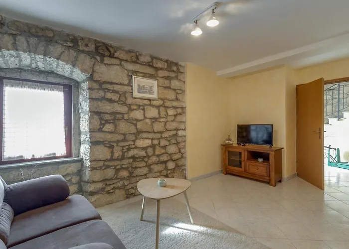 Karolina With Private Pool Vila *