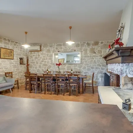 Karolina With Private Pool Villa Dracevac