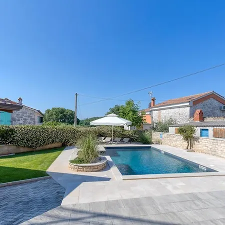 Karolina With Private Pool Dracevac
